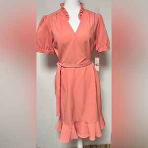 New Nanette Dress Women's Light Flamingo Peach Short Sleeve Faux Wrap
Size 6